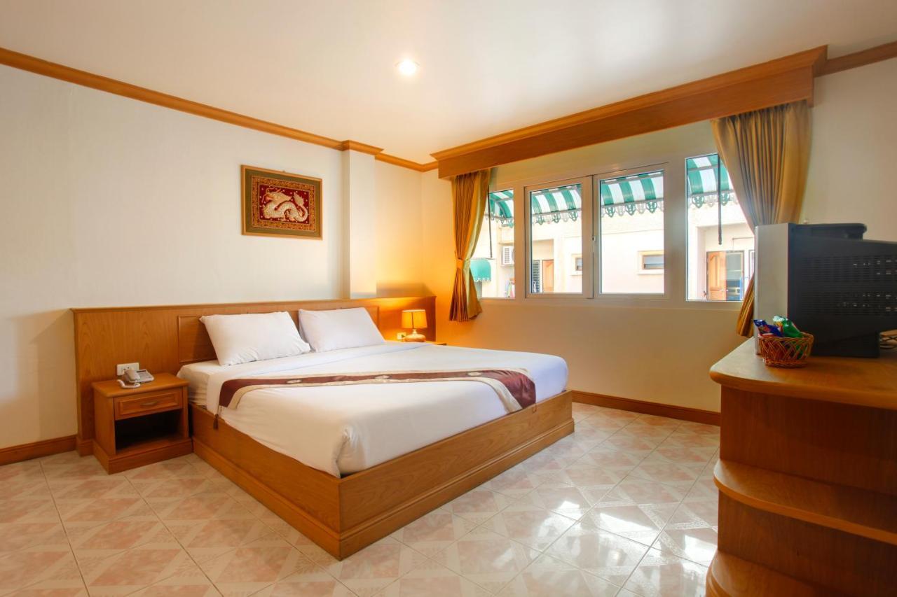 Casa Jip Guesthouse Patong Luaran gambar