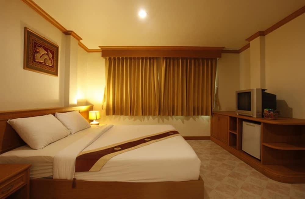 Casa Jip Guesthouse Patong Luaran gambar