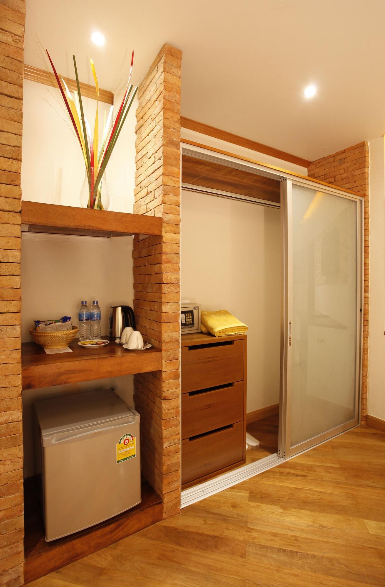 Casa Jip Guesthouse Patong Luaran gambar