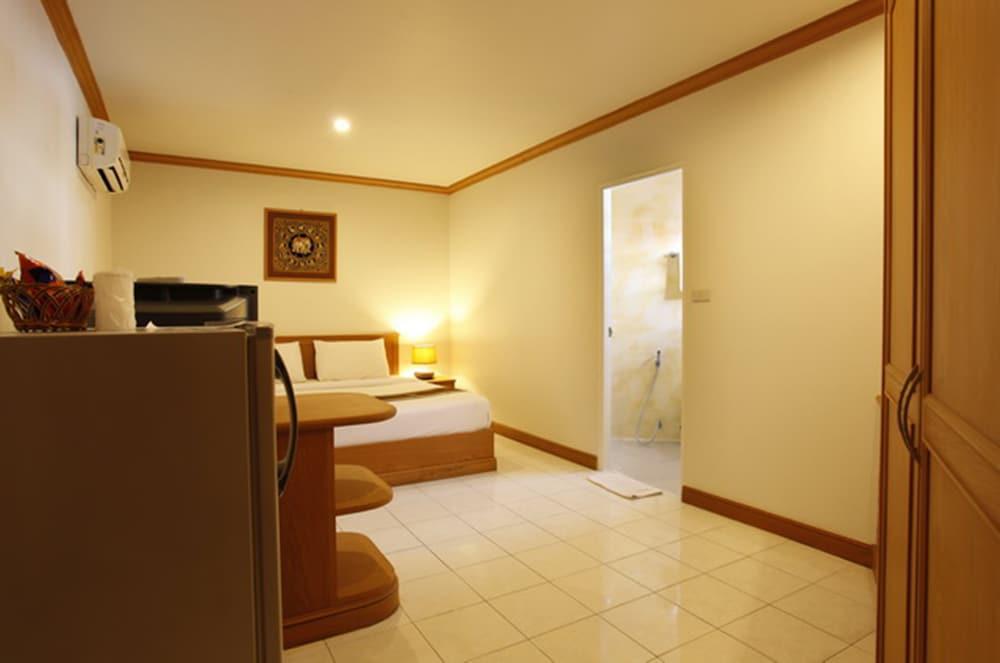 Casa Jip Guesthouse Patong Luaran gambar