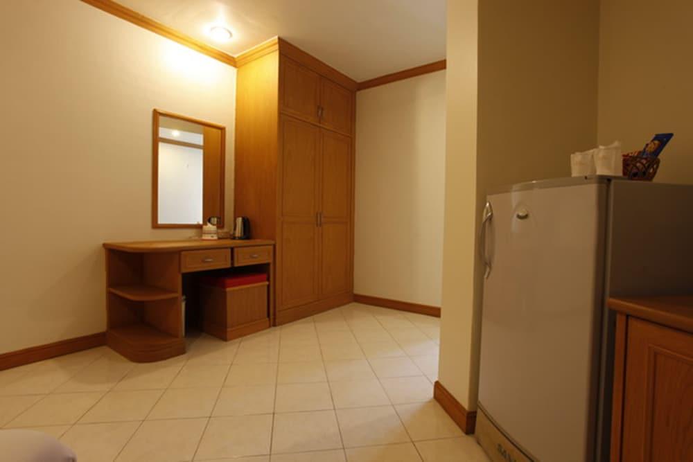 Casa Jip Guesthouse Patong Luaran gambar