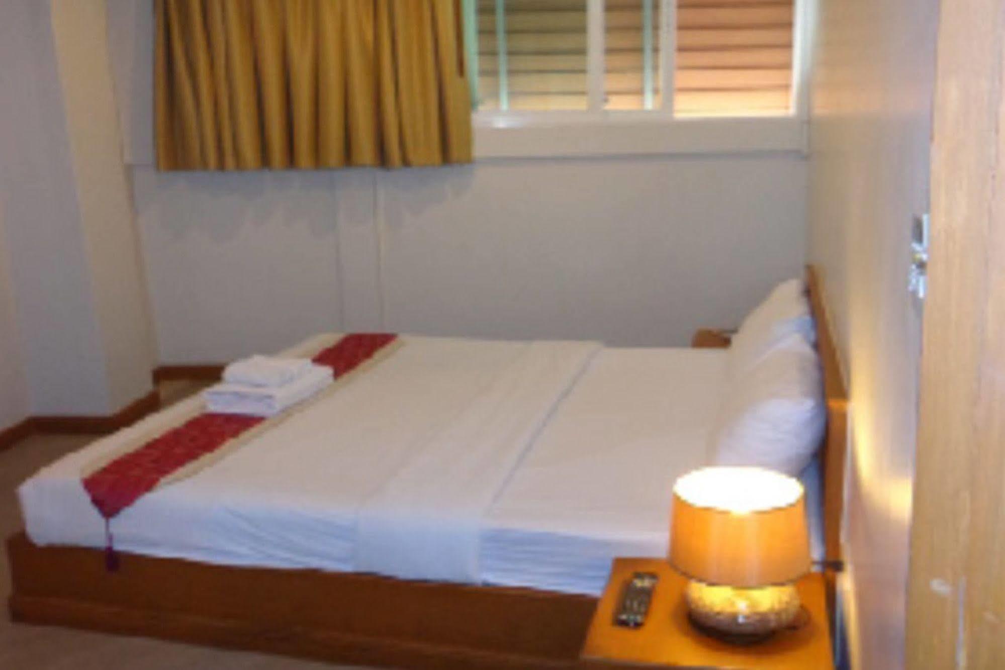 Casa Jip Guesthouse Patong Luaran gambar