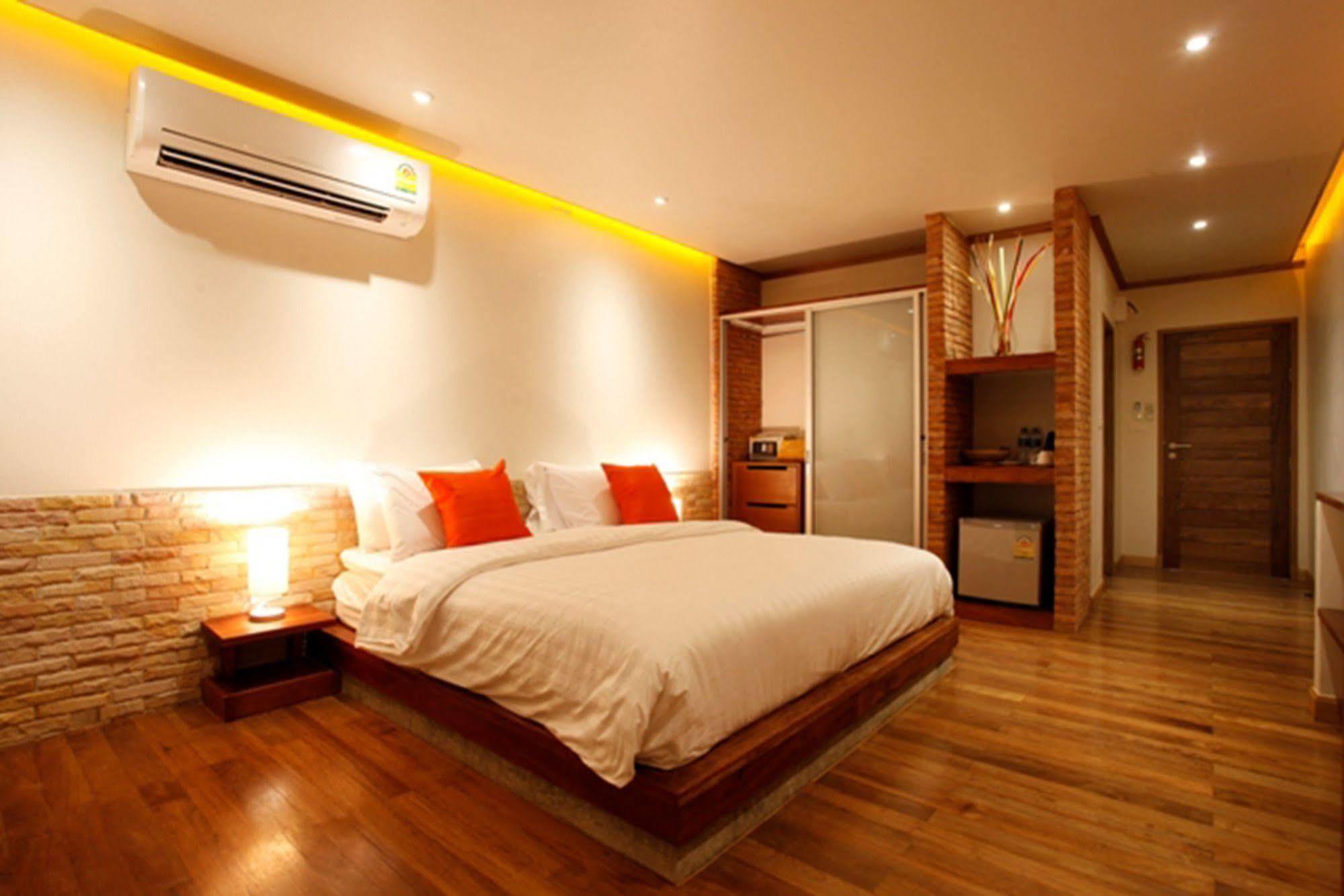 Casa Jip Guesthouse Patong Luaran gambar