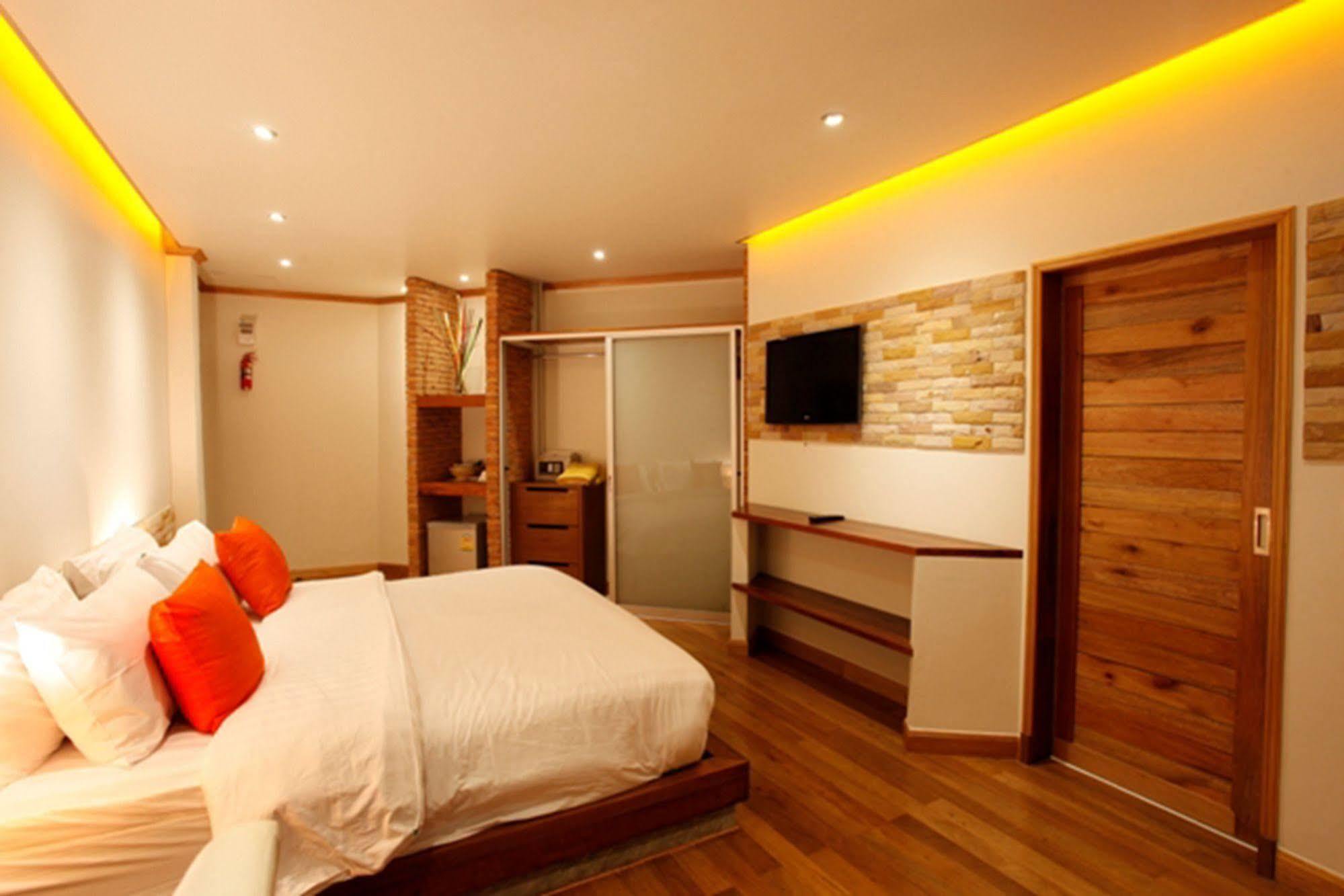 Casa Jip Guesthouse Patong Luaran gambar