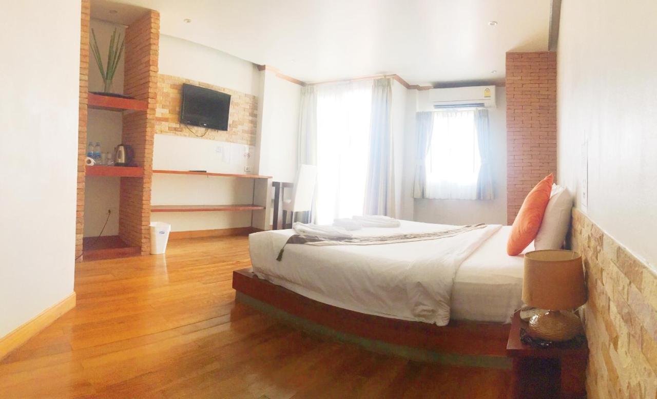 Casa Jip Guesthouse Patong Luaran gambar